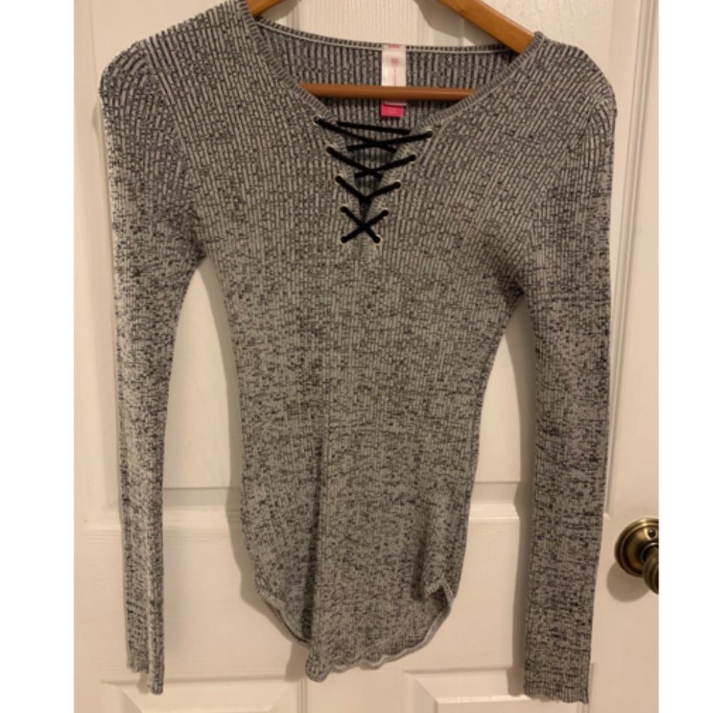 No Boundaries long sleeve top with detail